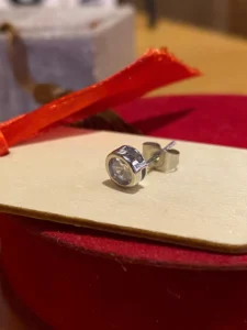 Mẫu Khuyên Tai Nam Cá Tính Tại Quận 12